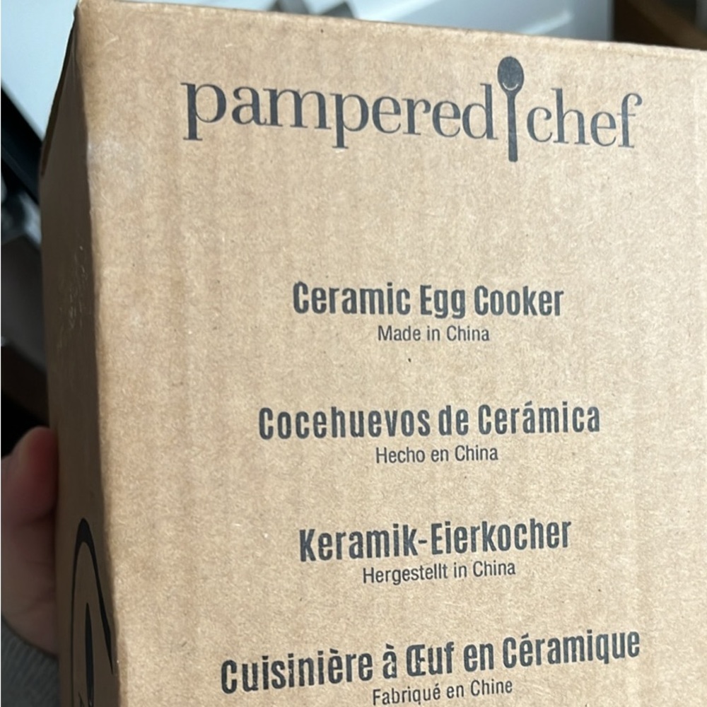 Pampered chef ceramic egg cooker